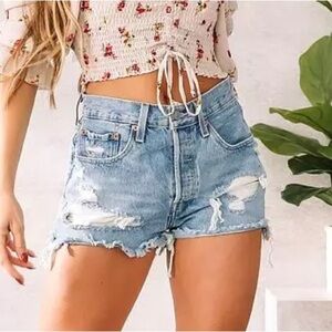 Levi’s Premium 501 High Rise Denim shorts button fly fault line sz 31